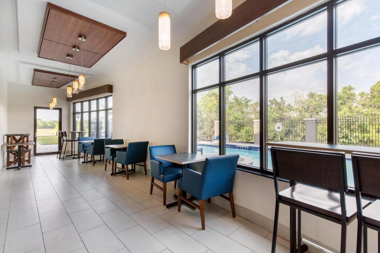 Holiday Inn Express Houston-Alvin By Ihg Exterior foto