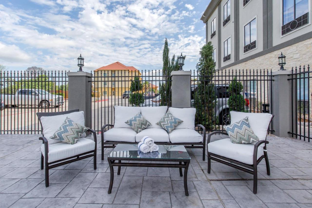 Holiday Inn Express Houston-Alvin By Ihg Exterior foto