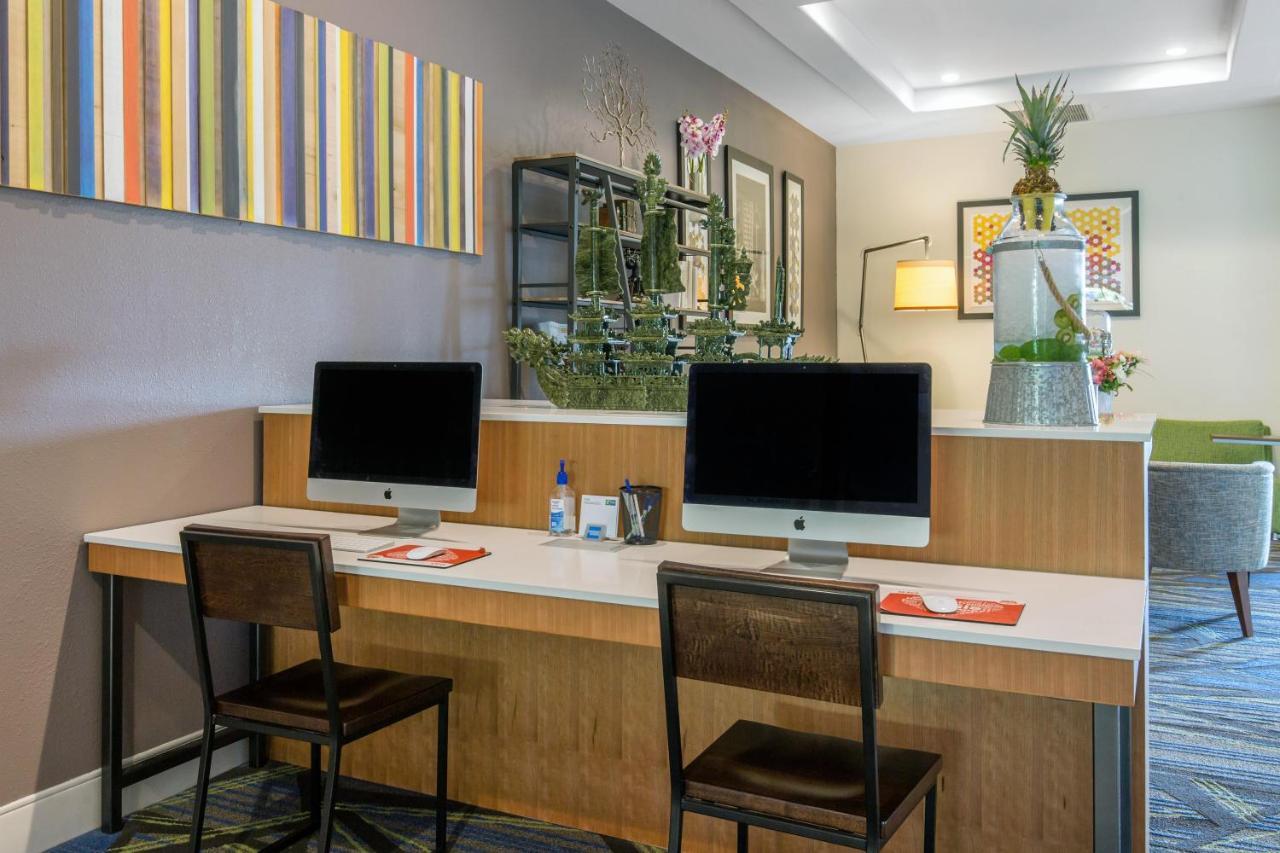 Holiday Inn Express Houston-Alvin By Ihg Exterior foto